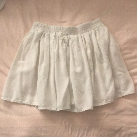 Brandy Melville Dresses & Skirts - Brandy Melville White Pleated Skirt